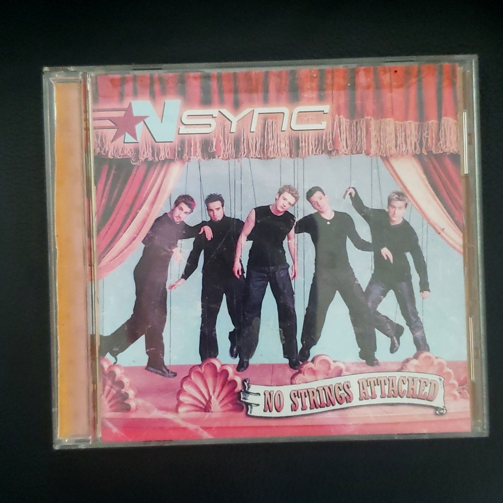 Vintage CD! NSYNC "No Strings Attached"